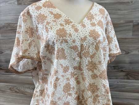 Top Short Sleeve By Isaac Mizrahi Live Qvc In Tan & White, Size: 1x on Sale